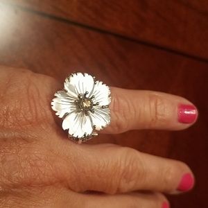 Mother of Pearl Flower Ring